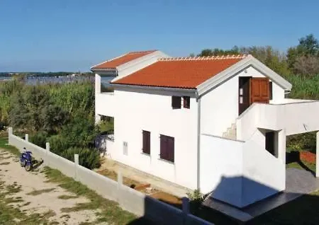 Despini Apartment *